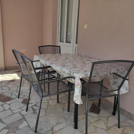 Apartmani Vesna คิร์ก ภายนอก รูปภาพ