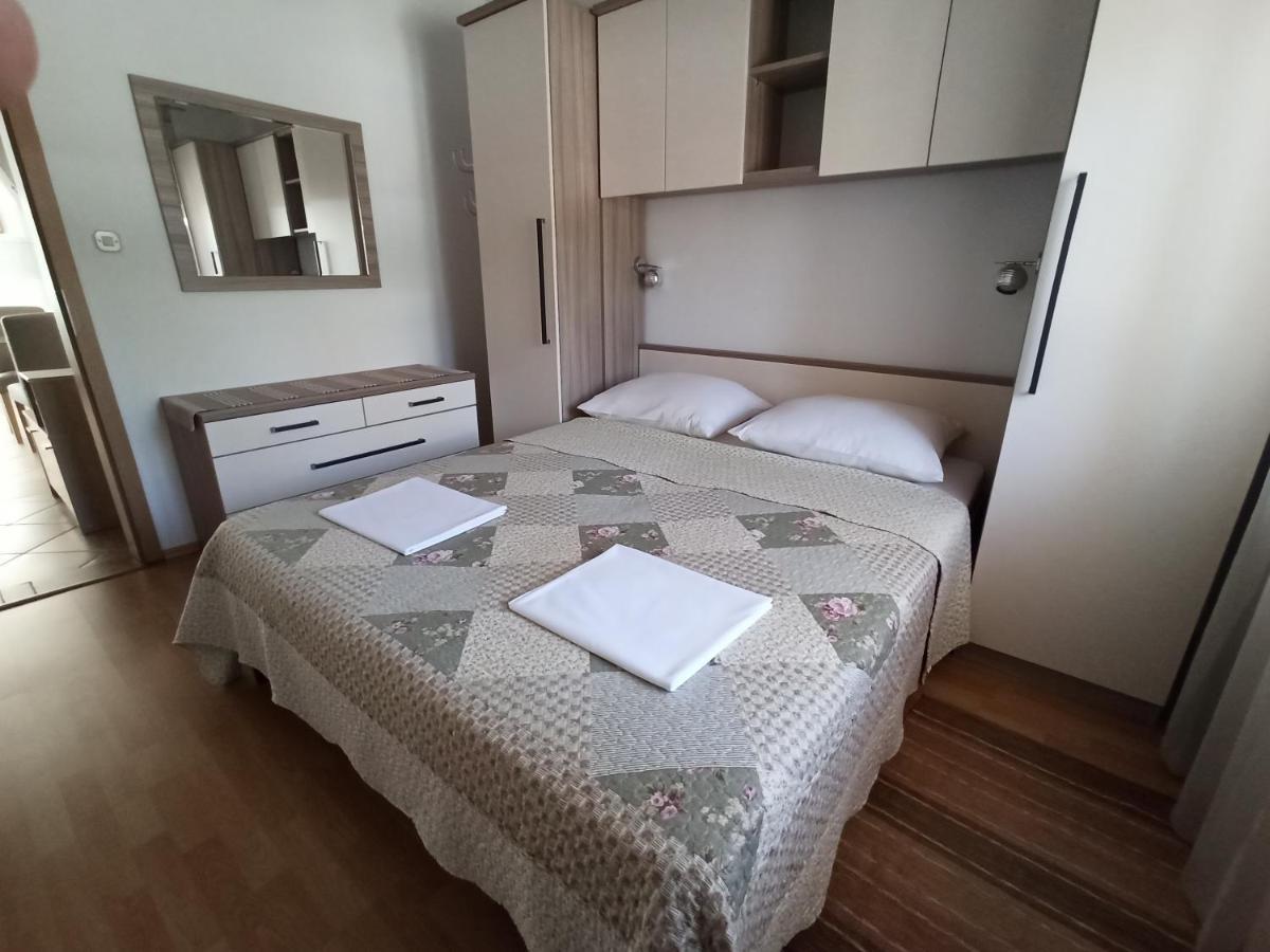 Apartmani Vesna คิร์ก ภายนอก รูปภาพ