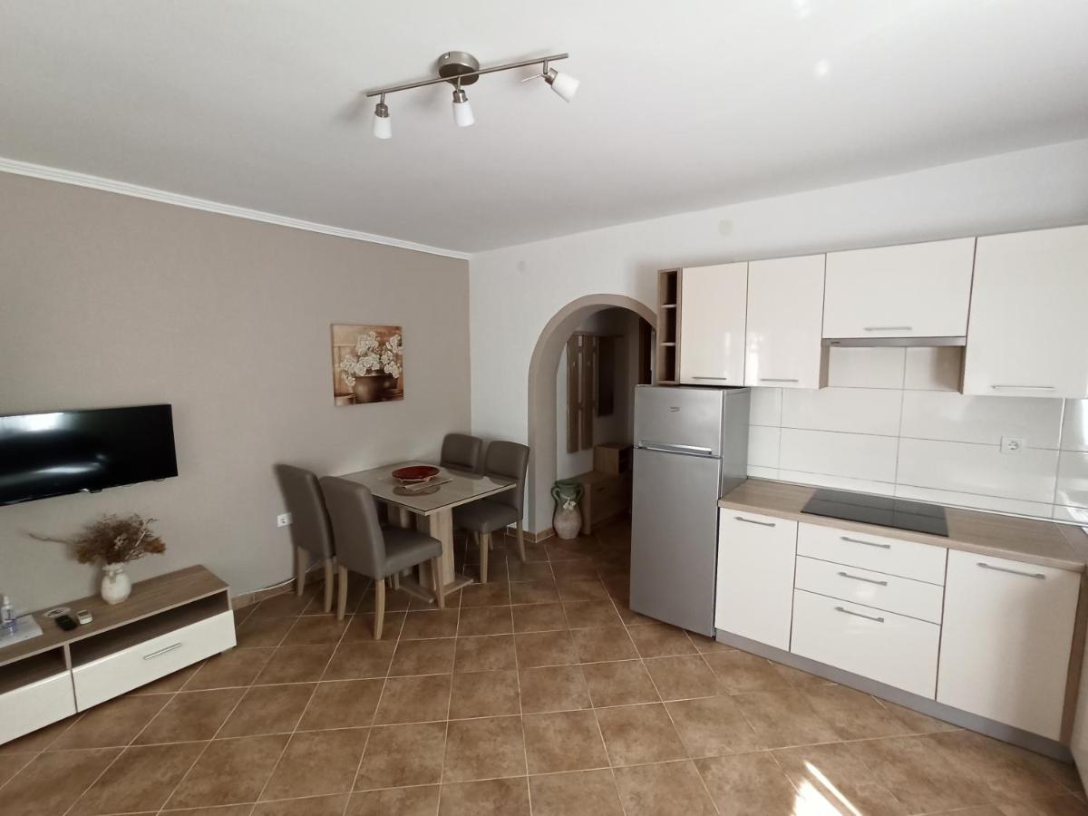 Apartmani Vesna คิร์ก ภายนอก รูปภาพ