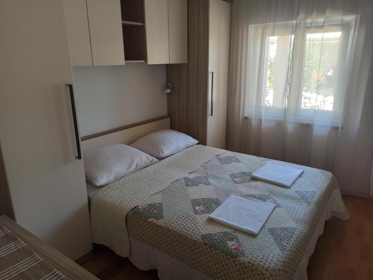 Apartmani Vesna คิร์ก ภายนอก รูปภาพ