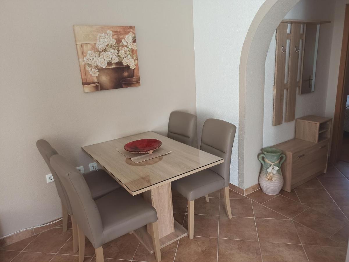 Apartmani Vesna คิร์ก ภายนอก รูปภาพ