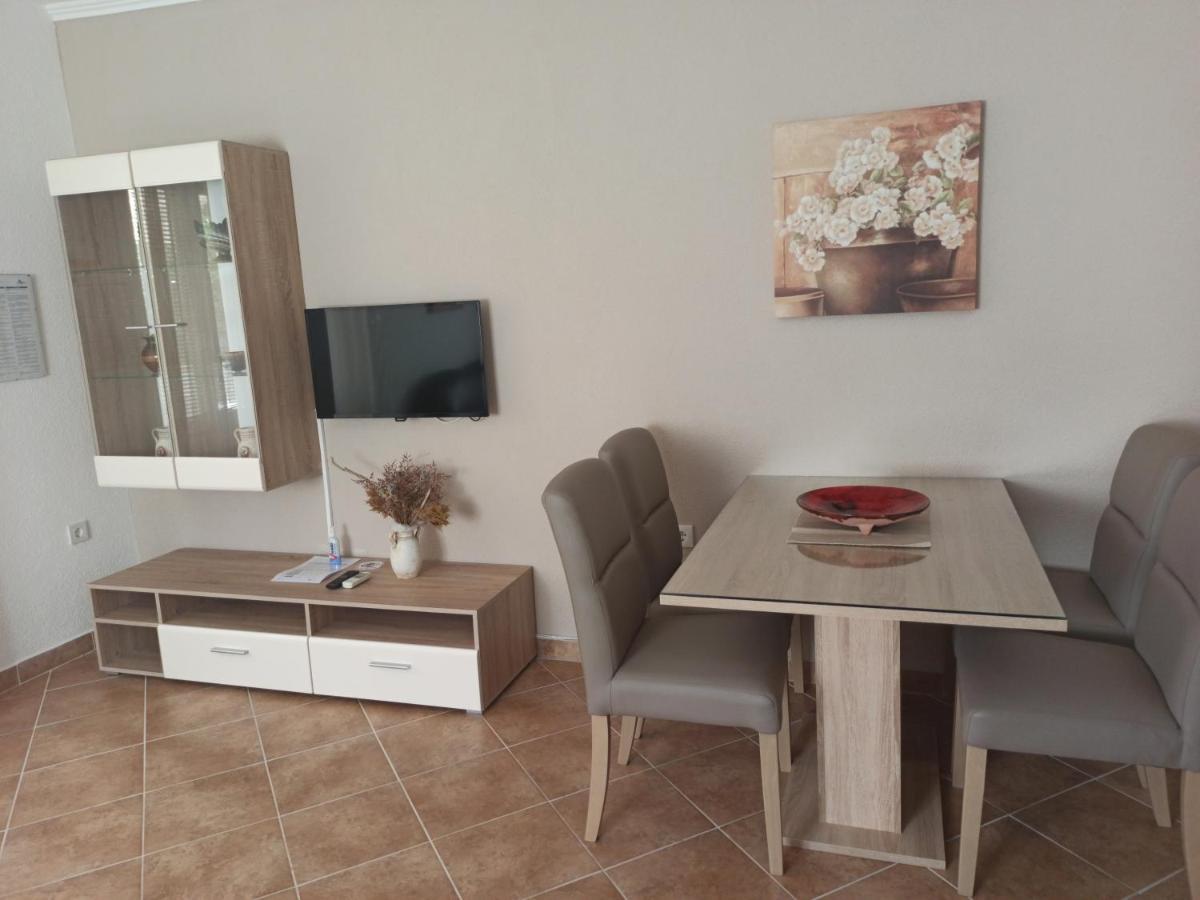 Apartmani Vesna คิร์ก ภายนอก รูปภาพ