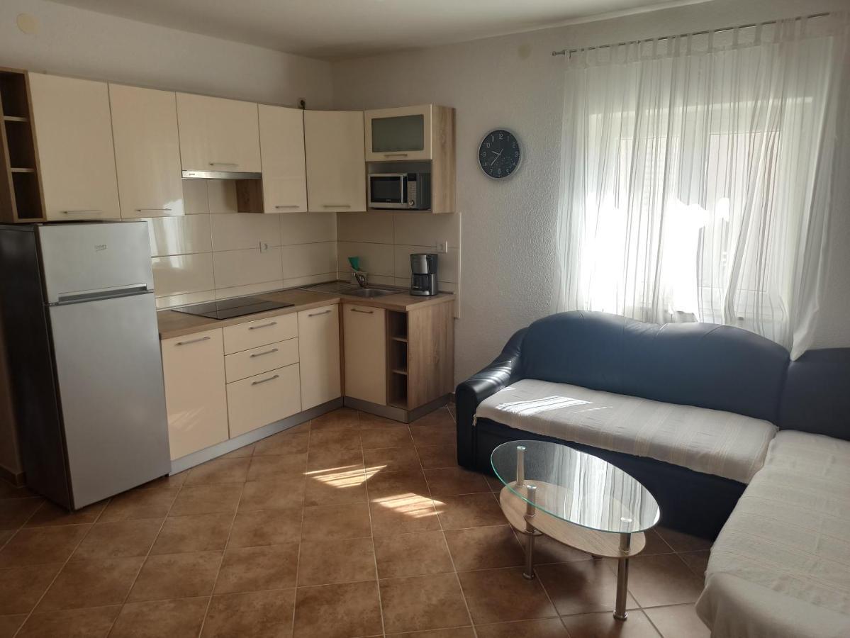 Apartmani Vesna คิร์ก ภายนอก รูปภาพ