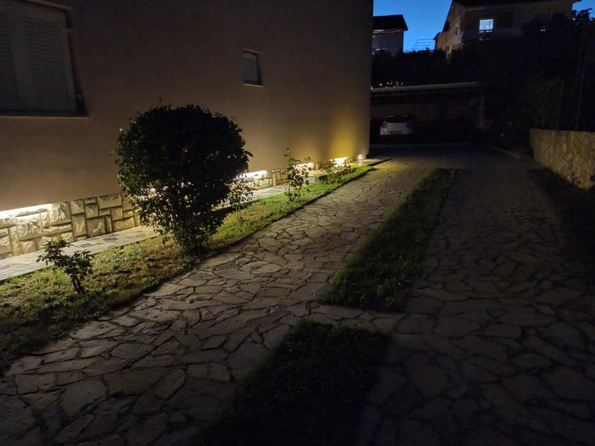 Apartmani Vesna คิร์ก ภายนอก รูปภาพ
