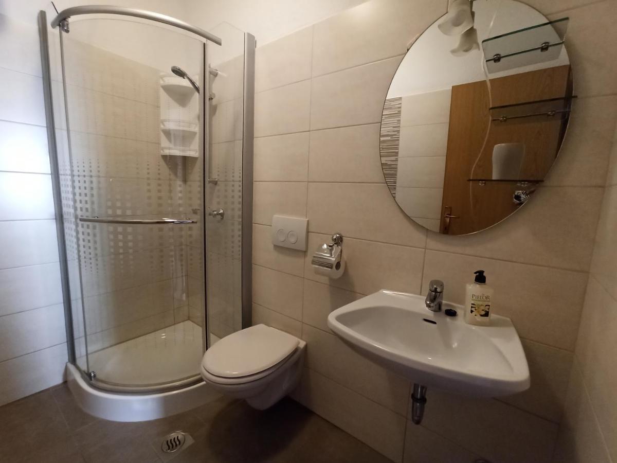Apartmani Vesna คิร์ก ภายนอก รูปภาพ