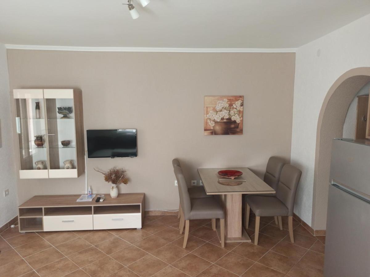 Apartmani Vesna คิร์ก ภายนอก รูปภาพ