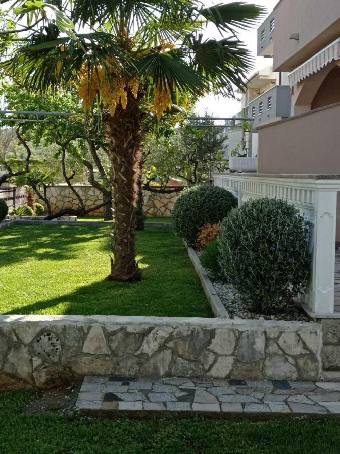 Apartmani Vesna คิร์ก ภายนอก รูปภาพ