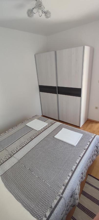 Apartmani Vesna คิร์ก ภายนอก รูปภาพ