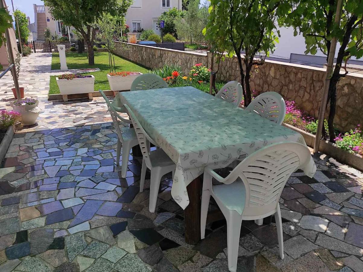 Apartmani Vesna คิร์ก ภายนอก รูปภาพ